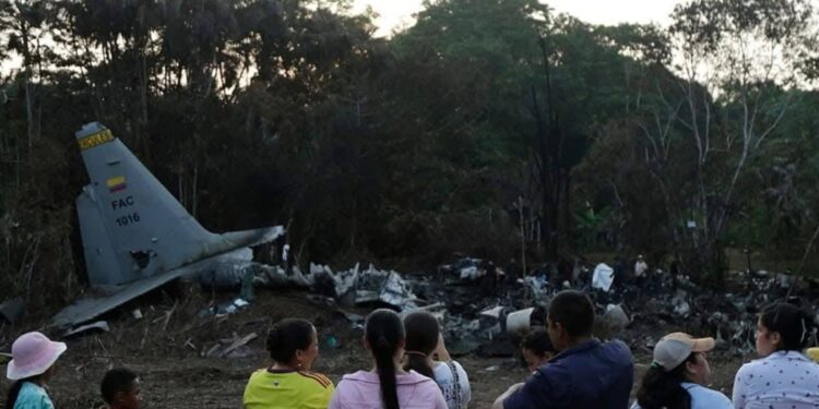 Las impactantes escenas que dejó el accidente de un avión tipo Hércules C-130 en Puerto Leguízamo han generado profunda conmoción en Colombia