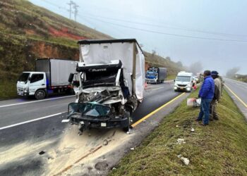 Aparatoso accidente en la vía Tunja–Bogotá