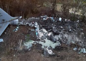 Las impactantes escenas que dejó el accidente de un avión tipo Hércules C-130 en Puerto Leguízamo han generado profunda conmoción en Colombia