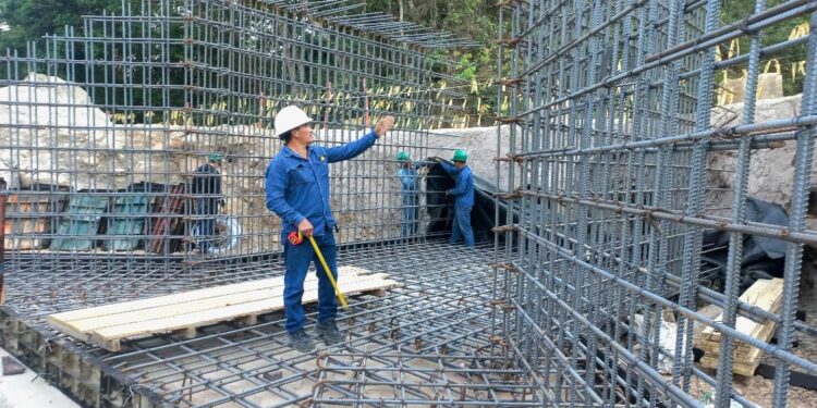 Le meten mano a tres puntos críticos en el río Cravo Sur: protegen vía, puente y comunidades ante las lluvias