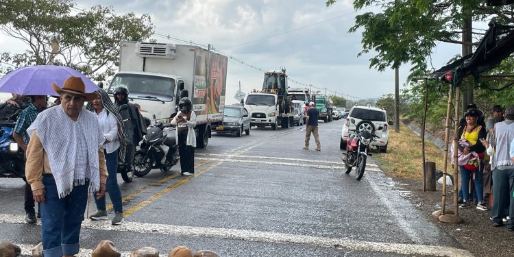 Comunidad de Hato Corozal se une al paro nacional en contra de los altos costos en el Avalúo Catastral