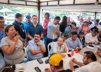Alcalde de Yopal y gobernador de Casanare dialogan con comunidad afectada por actualización catastral en La Upamena