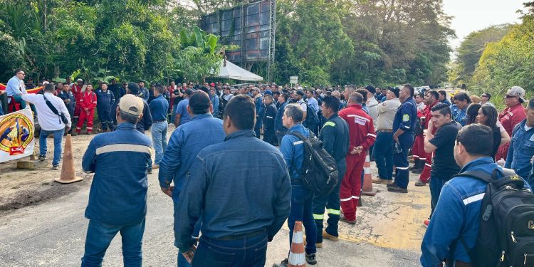 Manifestación de sector sindical en Arauca en exigencia a negociación de la convención colectiva ante Sierracol Energy