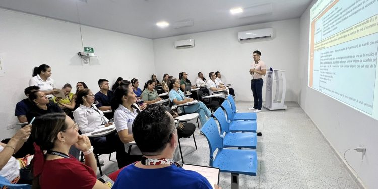 Por gestión de la Secretaría de Salud, se fortalecen capacidades en respuesta al VIH