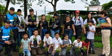 Con la siembra de especies arbóreas tipo ixoras fue conmemorado el Día del Árbol en la Institución Educativa San Jorge