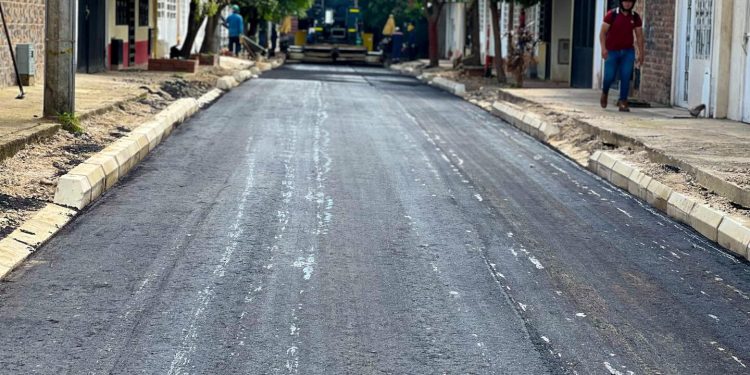 Alcaldía avanza con la pavimentación de la calle 23a en Yopal