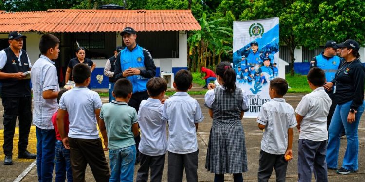 Con la siembra de especies arbóreas tipo ixoras fue conmemorado el Día del Árbol en la Institución Educativa San Jorge