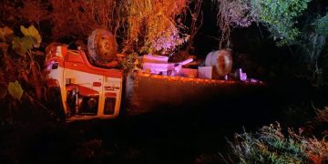 Volcamiento de camión con aceite en la Trocha de la Soberanía