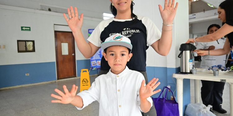 “Hoy no es un día cualquiera”: jornada médica en el HORO transforma la esperanza de decenas de niños