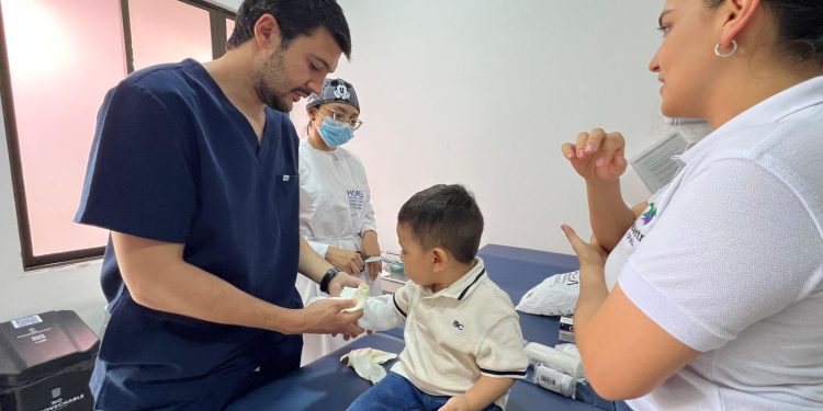 “Hoy no es un día cualquiera”: jornada médica en el HORO transforma la esperanza de decenas de niños