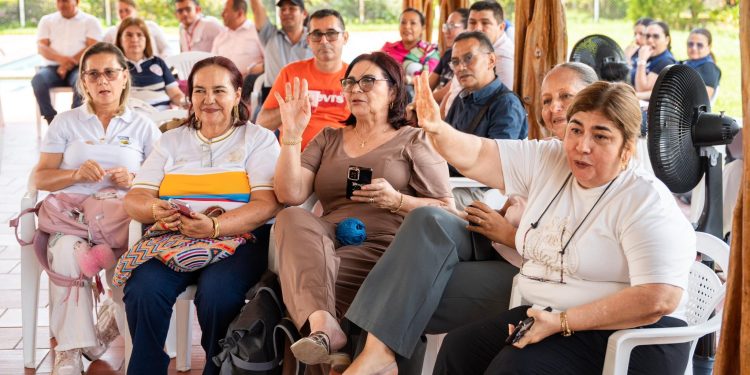 Con una agenda centrada en los retos reales que hoy enfrentan las instituciones educativas del departamento