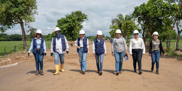 Avanzan obras de pavimentación en el corredor vial Tame–Puerto Rondón en Arauca