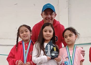Estudiante del Centro Social vuelve a subir al podio en ajedrez