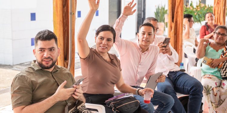 Con una agenda centrada en los retos reales que hoy enfrentan las instituciones educativas del departamento
