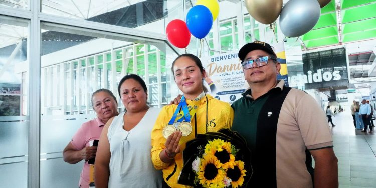 Casanare recibe con orgullo a Danna Martínez, triple medallista Panamericana Juvenil de Ciclismo de Pista