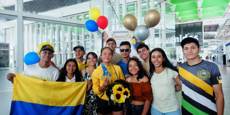 Casanare recibe con orgullo a Danna Martínez, triple medallista Panamericana Juvenil de Ciclismo de Pista