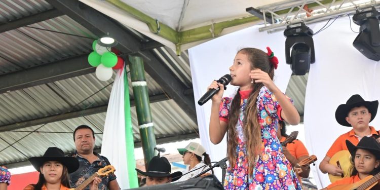 Gerente Ángel Andrés Ávila y su grupo del HORO acompañaron la celebración de los 52 años de vida administrativa de Casanare