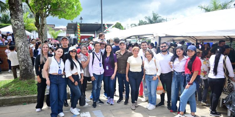 Gerente Ángel Andrés Ávila y su grupo del HORO acompañaron la celebración de los 52 años de vida administrativa de Casanare