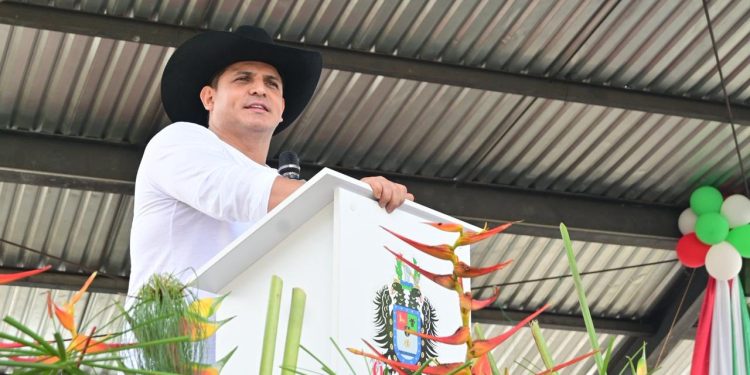 Gerente Ángel Andrés Ávila y su grupo del HORO acompañaron la celebración de los 52 años de vida administrativa de Casanare