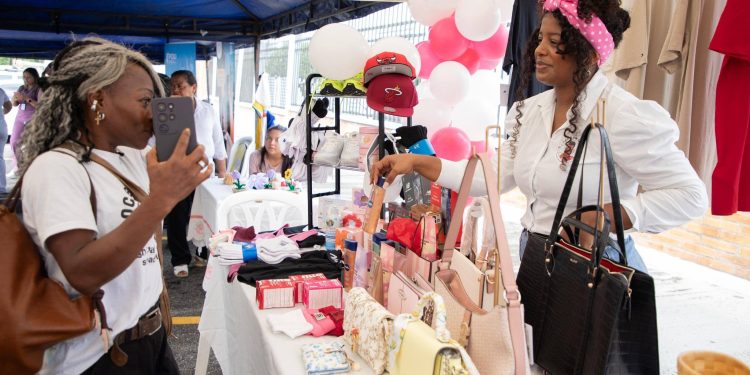 Más de 20 emprendimientos participaron en la Primera Feria de Emprendimiento 2026 realizada en el Hospital Central de Yopal