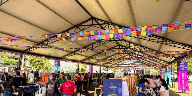 Hoy sábado 16 y domingo 17 de mayo te esperamos en el Parque La Paz en Arauca capital