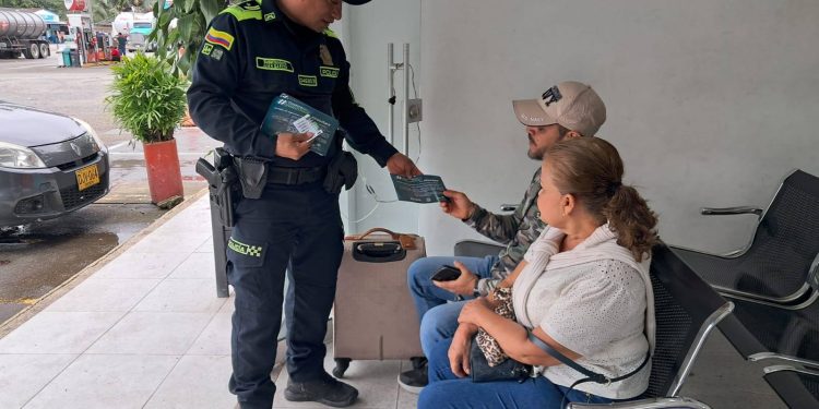 En el municipio de Guamal, el grupo de Protección al Turismo y Patrimonio Nacional fortalece acciones de prevención y control en el terminal de transporte y el sector comercio
