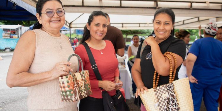 Más de 20 emprendimientos participaron en la Primera Feria de Emprendimiento 2026 realizada en el Hospital Central de Yopal