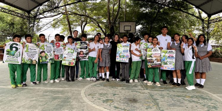 En la Institución Educativa El Triunfo se desarrolló una jornada de sensibilización ambiental