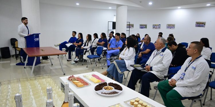 Hospital Regional de la Orinoquía despide a sus médicos internos tras un año de formación y compromiso humano