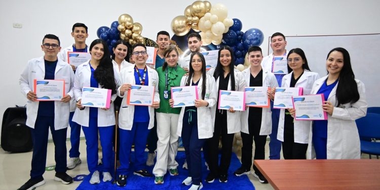 Hospital Regional de la Orinoquía despide a sus médicos internos tras un año de formación y compromiso humano