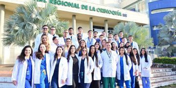Hospital Regional de la Orinoquía despide a sus médicos internos tras un año de formación y compromiso humano