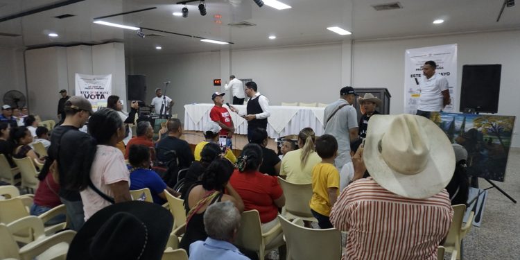 Arauca recibió la fórmula vicepresidencial de Santiago Botero con agenda social y empresarial