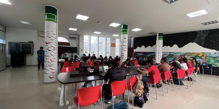 65 personas fortalecen sus habilidades digitales con curso de mantenimiento de computadores