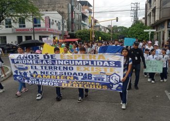 La protesta dio resultado: Alcaldía y comunidad educativa vuelven a sentarse por el futuro del Centro Social