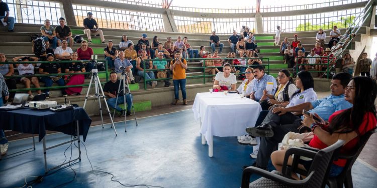 Alcalde Marco Tulio Ruiz dispone lote para la construcción de Punto de Abastecimiento Solidario en la Comuna VI