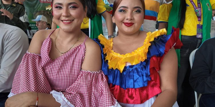 Gastronomía, accesorios, arte y mucho talento se tomaron la feria de emprendimiento del Carnaval de la Discapacidad “Moviendo Entrañas”