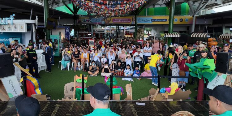 Gastronomía, accesorios, arte y mucho talento se tomaron la feria de emprendimiento del Carnaval de la Discapacidad “Moviendo Entrañas”