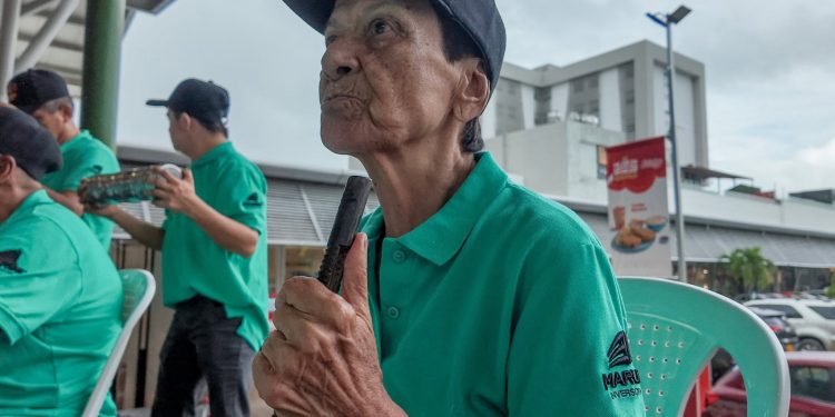 Gastronomía, accesorios, arte y mucho talento se tomaron la feria de emprendimiento del Carnaval de la Discapacidad “Moviendo Entrañas”