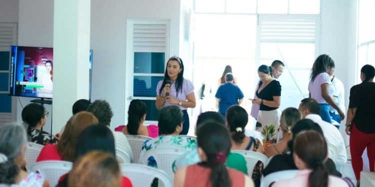80 mujeres y hombres culminaron con éxito su proceso de formación en los cursos de macramé, crochet, repostería, country y resina