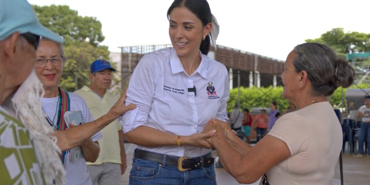Entrega de paquetes nutricionales fortalece el bienestar de adultos mayores en Villanueva