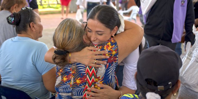 Entrega de paquetes nutricionales fortalece el bienestar de adultos mayores en Villanueva