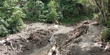 Derrumbe provoca cierre total de la Vía Belén – Sácama; autoridades trabajan para restablecer el paso