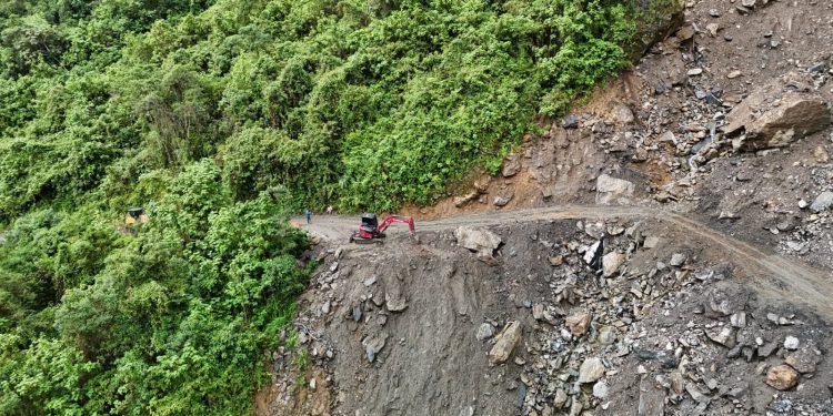 En el municipio de El Calvario, la maquinaria amarilla continúa trabajando en el sector Caño Seco