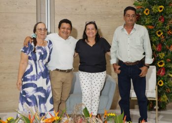 Homenaje a mujeres y hombres que hicieron del servicio público una verdadera vocación