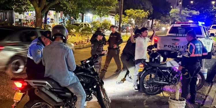 En Yopal, agentes de tránsito adelantan operativos por motos ruidosas