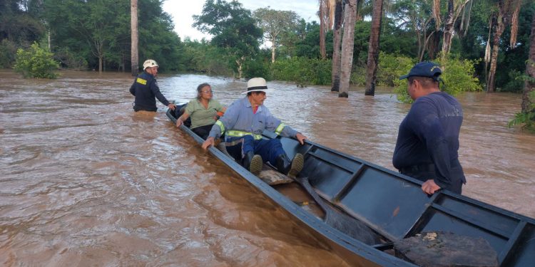 Organismos de socorro fortalecen atención a familias afectadas por inundaciones en Paz de Ariporo