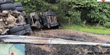 Ileso salió conductor de tractocamión accidentado en el intercambiador vial de Tauramena