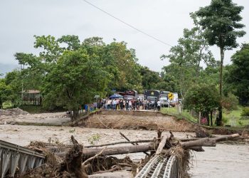 Gobernación de Arauca, gestiona puente metálico y destinará $1.700 millones para atender la emergencia en Caño Negro