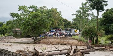 Gobernación de Arauca, gestiona puente metálico y destinará $1.700 millones para atender la emergencia en Caño Negro