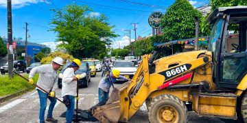 Alcaldía de Yopal, realiza trabajo para recuperar la movilidad de la calle 30